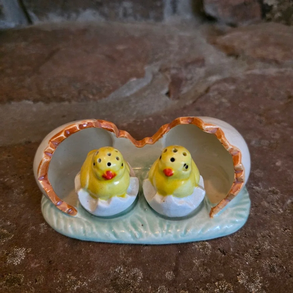 Vintage Hand Painted Japan Ceramic Chick Egg Salt and Pepper Shakers with Base
